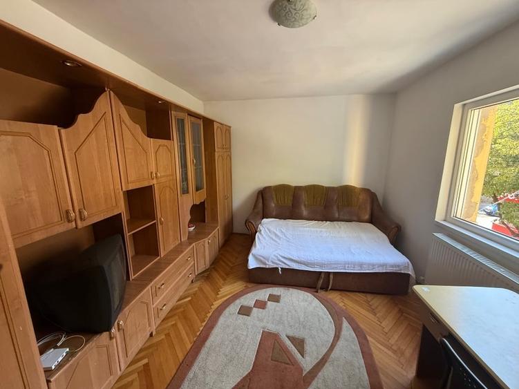 Apartament cu 2 camere decomandat în Complex Studențesc