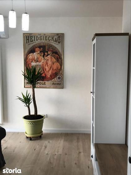 Apartament cu 3 camere, mobilat în Tei