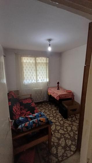 Apartament cu 3 camere semidecomandat în Antiaeriană