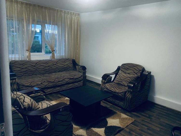 Apartament cu 3 camere decomandat în Exterior Vest