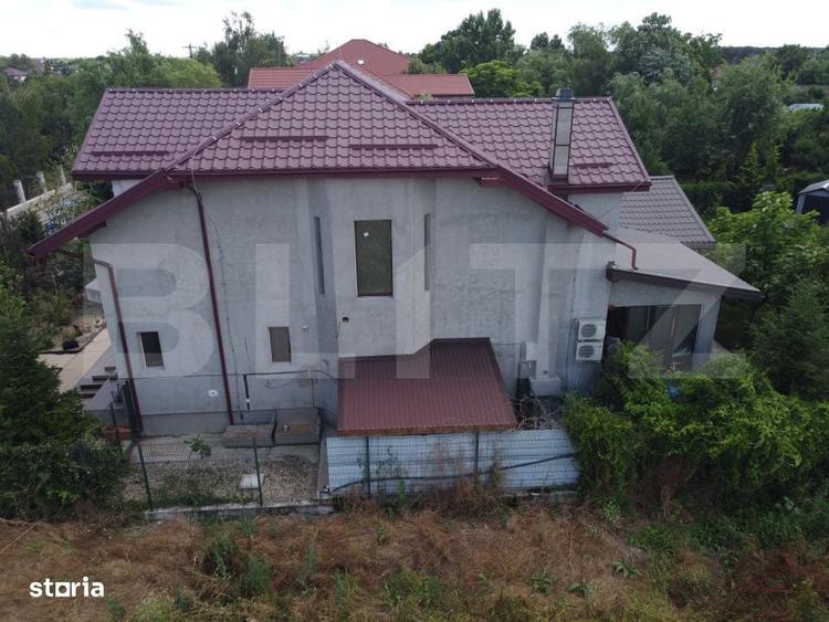 Casă cu 4 camere în Samurcași