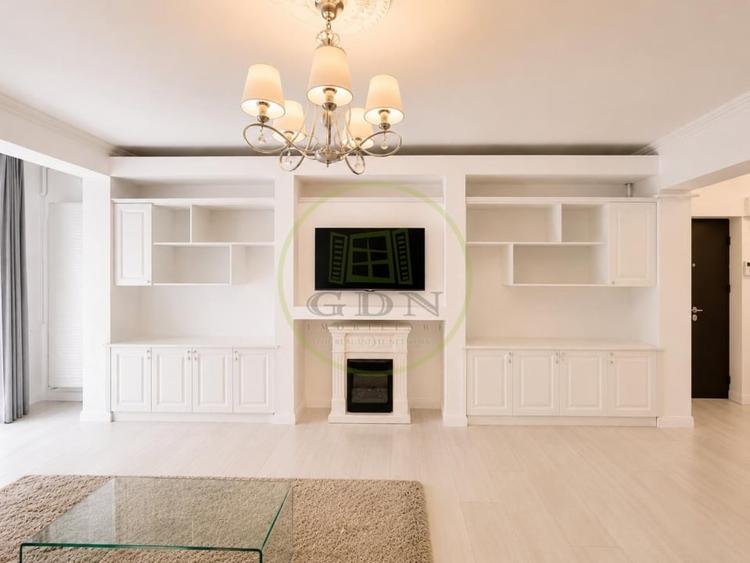 Apartament cu 3 camere semidecomandat, mobilat în Aviației