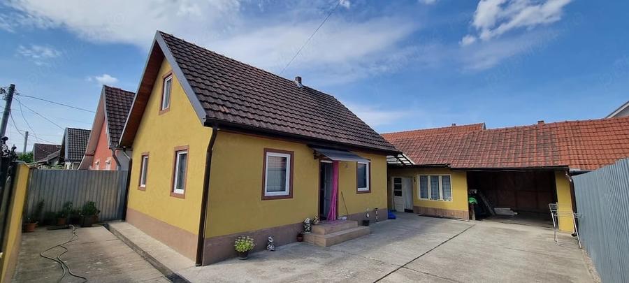 Casă cu Teren 2500 Mp în Central