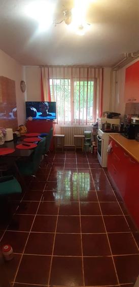 Apartament cu 2 camere semidecomandat în Colentina