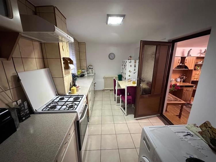Casă individuală cu 3 camere cu Canalizare în Galata