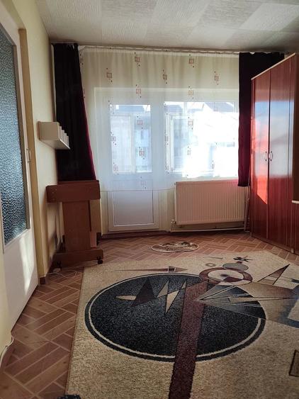 Garsonieră decomandată în Petros