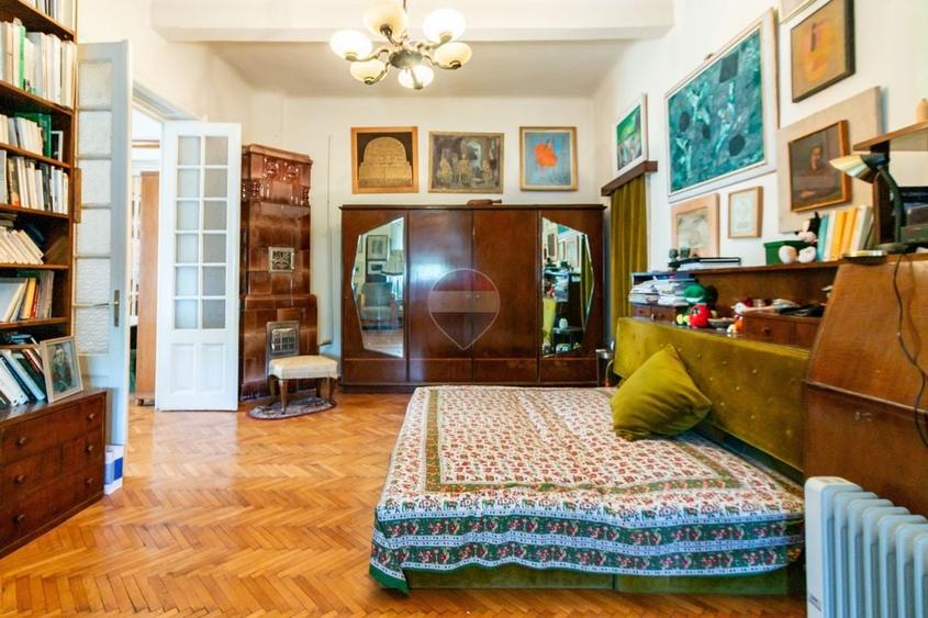 Casă individuală cu 7 camere cu Teren 241 Mp în Kiseleff