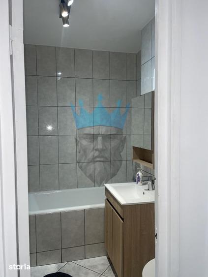 Apartament cu 3 camere în Tineretului