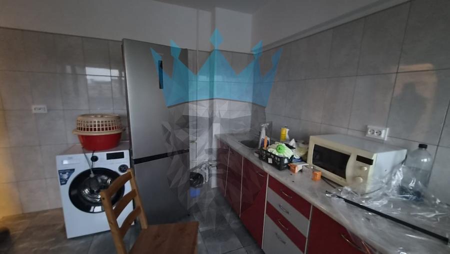 Apartament cu 2 camere decomandat, mobilat în Romană