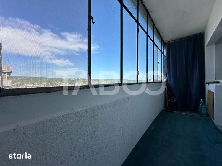 Apartament cu 4 camere decomandat, mobilat în Bulgaria