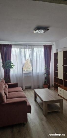 Garsonieră decomandată în Gorjului