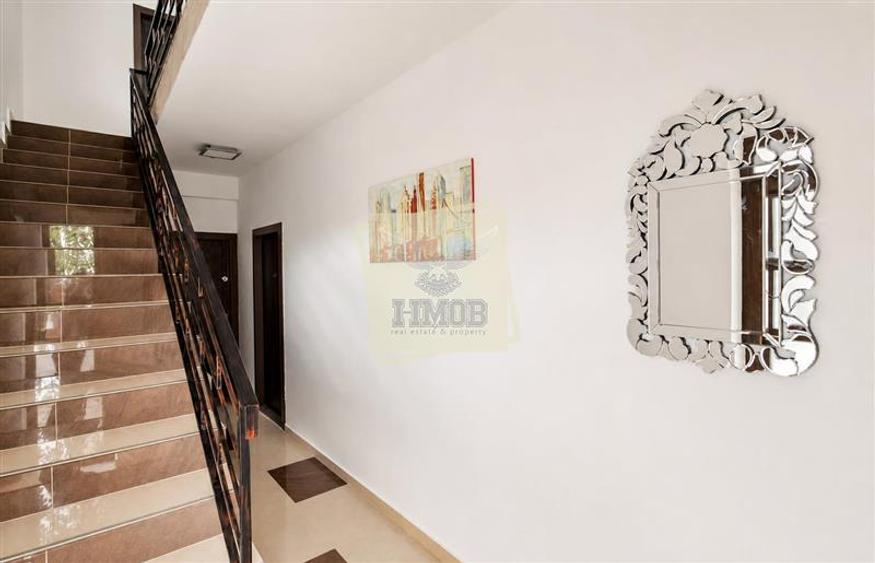 Apartament cu 3 camere decomandat, mobilat în Trei Stejari