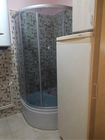 Garsonieră decomandată în Contactoare