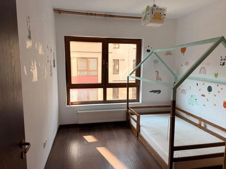Apartament cu 3 camere decomandat în Metalurgiei