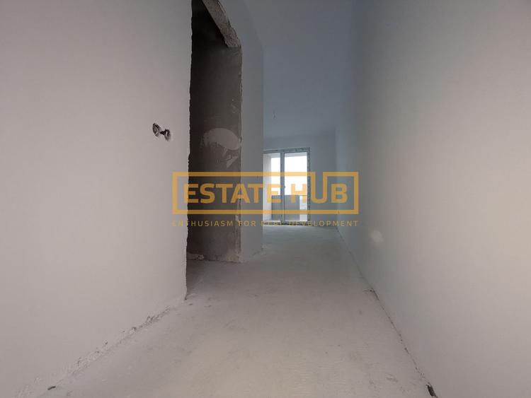 Apartament cu 3 camere semidecomandat în Între Lacuri