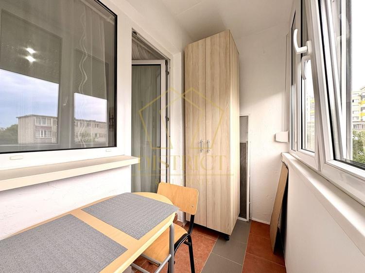 Apartament cu 2 camere semidecomandat, mobilat în Dacia