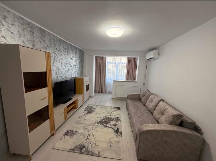 Apartament cu 2 camere decomandat în Micro 17