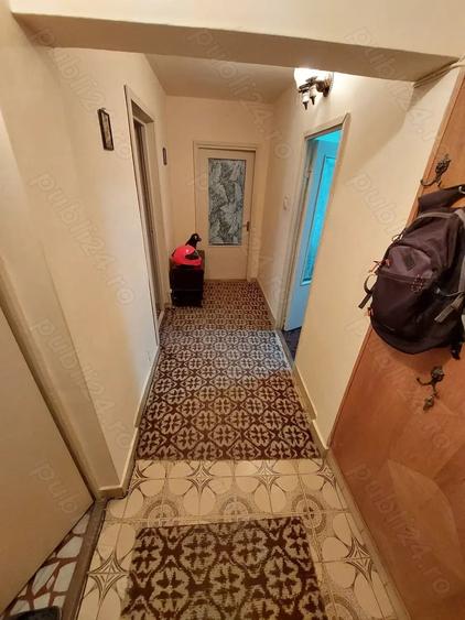 Apartament cu 3 camere semidecomandat în Sud