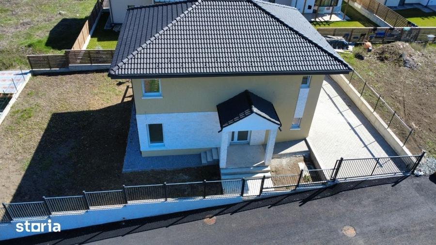 Casă cu 4 camere cu Teren 438 Mp în Apahida