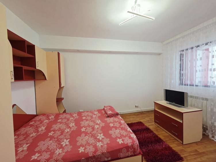 Apartament cu 2 camere decomandat în Micro 14