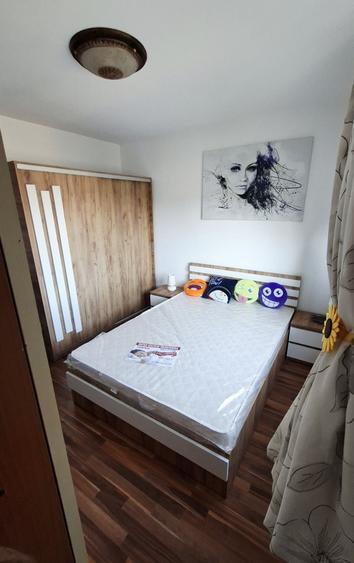INCHIRIEZ apartament 2 camere - 8