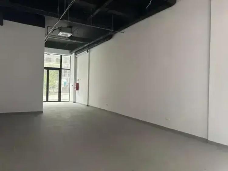 Spațiu comercial, de 80 mp, în Central