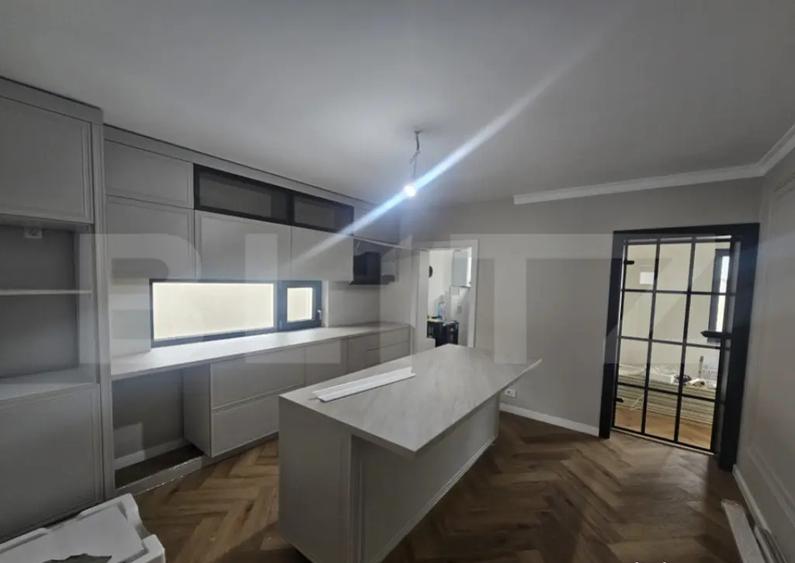 Casă cu 4 camere cu Teren 505 Mp în Aeroport