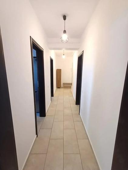 Apartament cu 2 camere decomandat în Tractorul