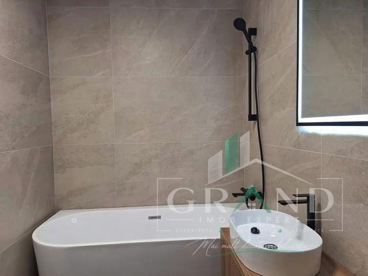 Apartament cu 2 camere semidecomandat, mobilat în Florești