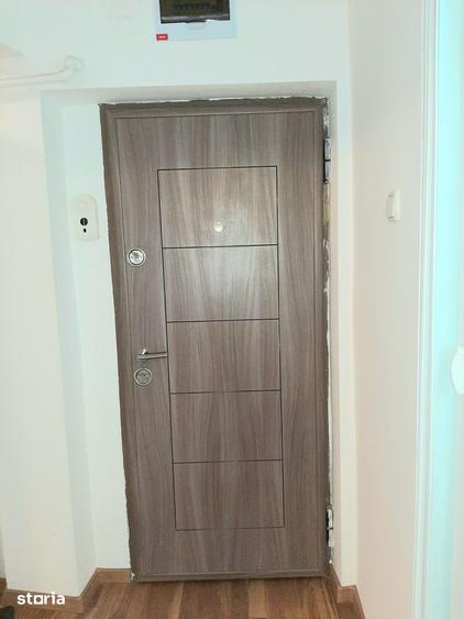 Apartament cu 3 camere semidecomandat în Micro 16