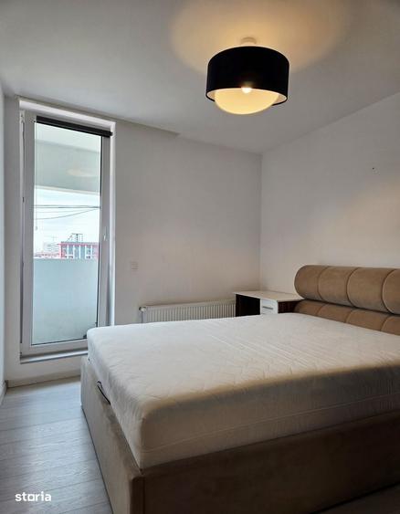 Apartament cu 3 camere semidecomandat în Militari