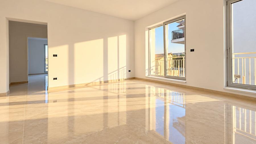 Apartament cu 2 camere semidecomandat în Giroc