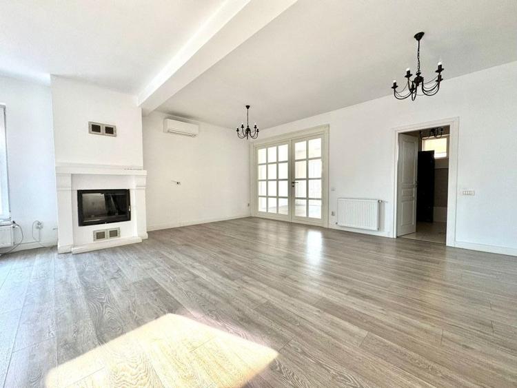Apartament la Casa 4 Camere 120 mp + Terasa 20 mp + Garaj 60 mp + curte 80mp - 8