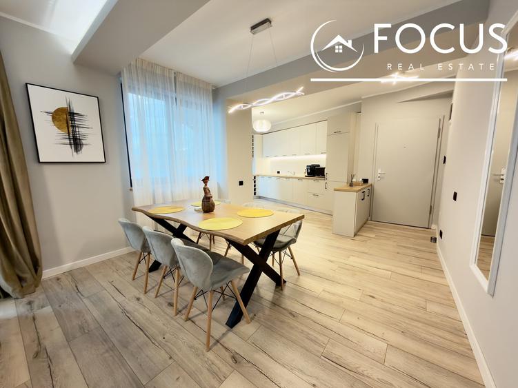 Apartament cu 3 camere semidecomandat, mobilat în Romană