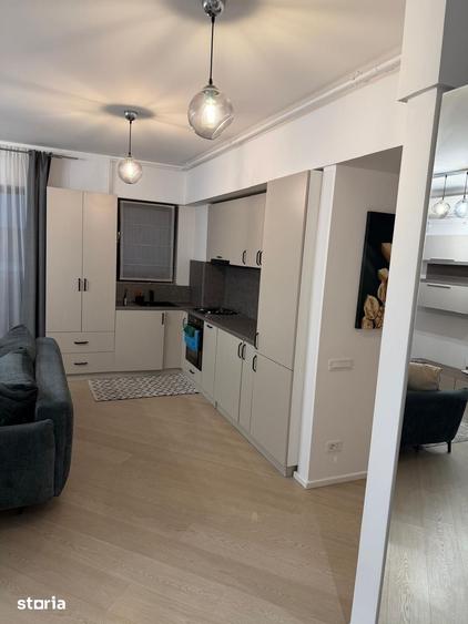 Apartament cu 3 camere în Văcăresti