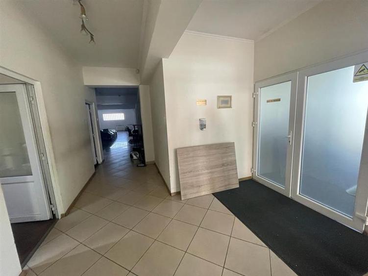 Spațiu comercial, de 640 mp, în 7 Noiembrie