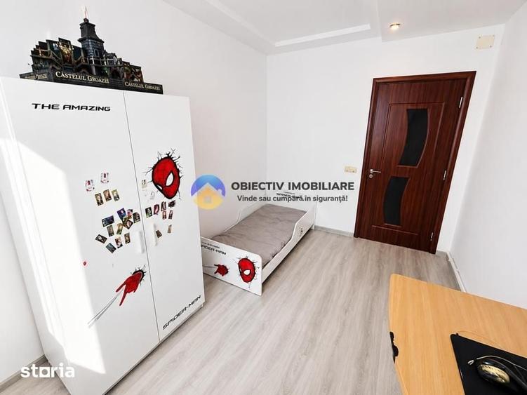 Apartament cu 3 camere semidecomandat în Dărmănești
