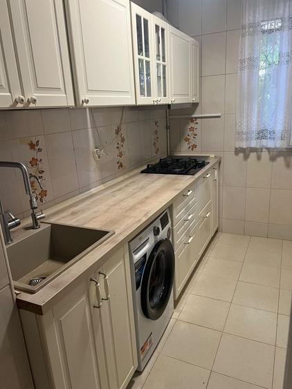 Apartament cu 3 camere semidecomandat în Grivița