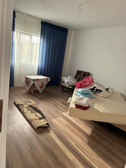 Casă cu 4 camere în Exterior Vest