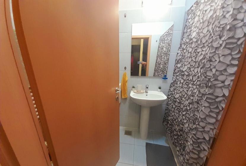 Apartament cu 2 camere semidecomandat în Titan