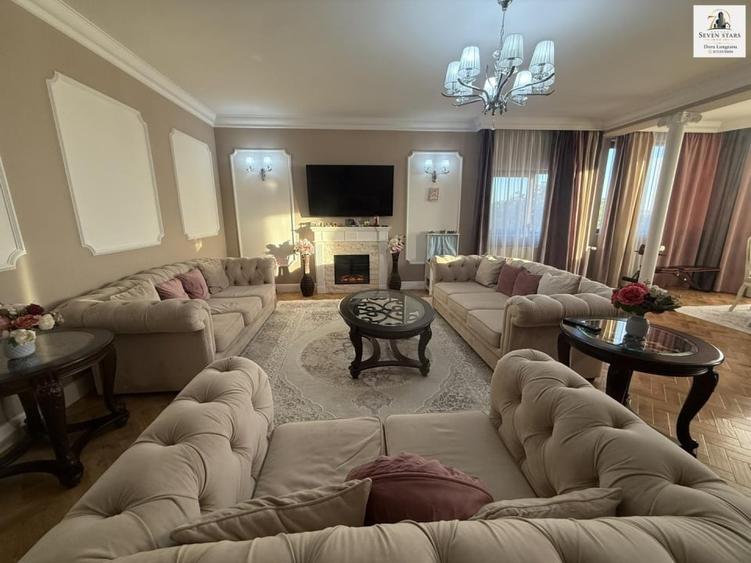Penthouse cu 10 camere, mobilat în Central