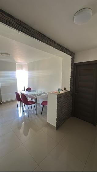 Apartament cu 2 camere decomandat în Uiești