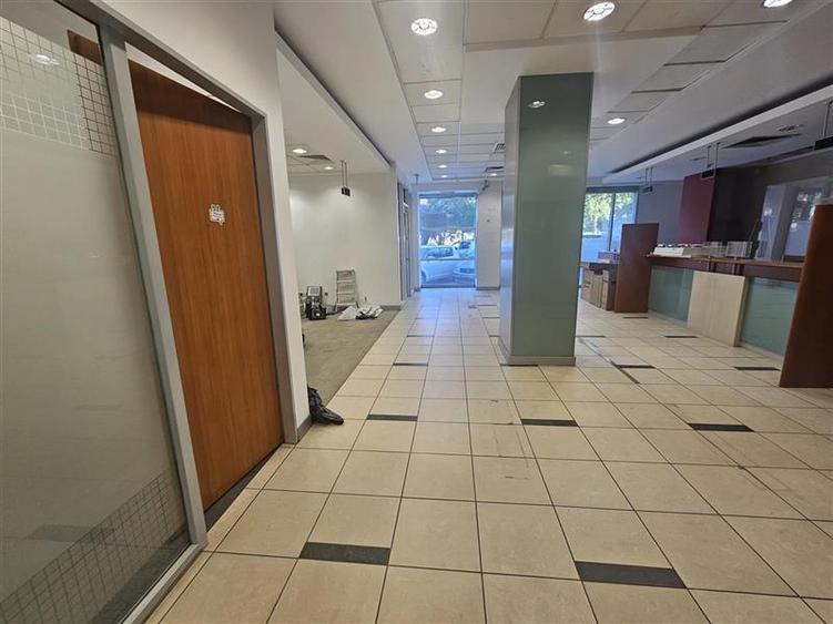 Spațiu comercial, de 215 mp, în P-ța Muncii