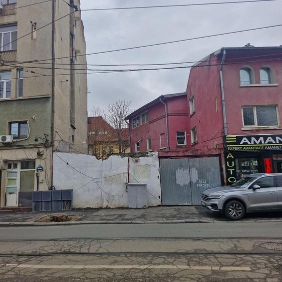 Casă cu 4 camere cu Teren 150 Mp în Central