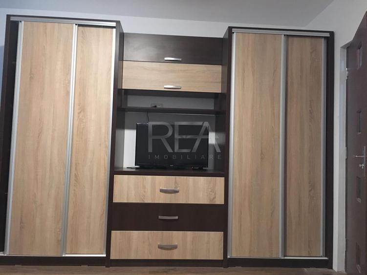 Garsonieră decomandată, mobilată în Dristor