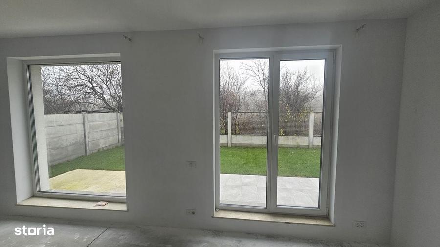Casă cu 4 camere în Corbeanca