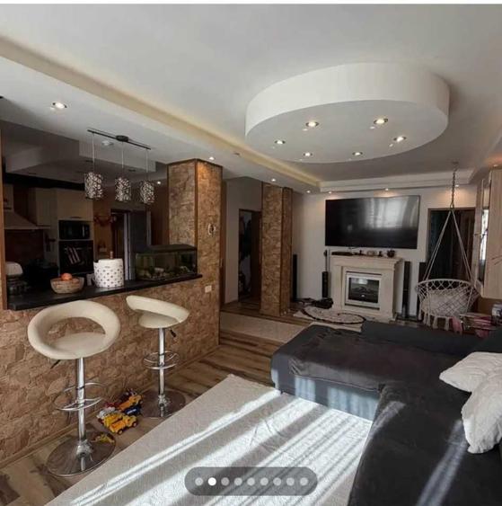 Apartament cu 4 camere decomandat în Central
