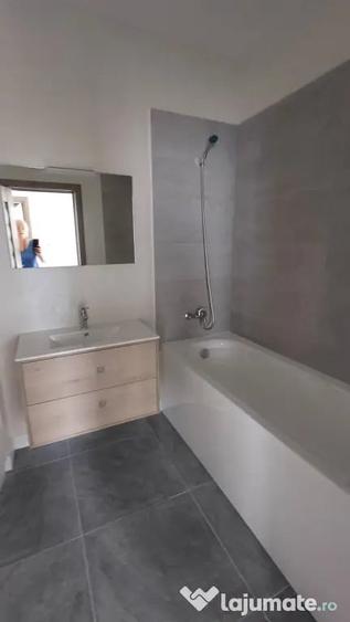 Apartament cu 2 camere decomandat în Tomis Plus