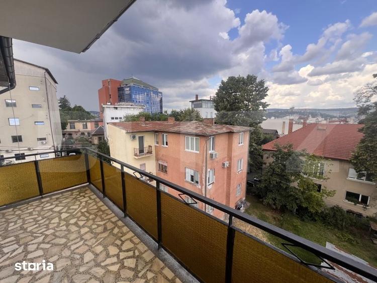 Apartament cu 4 camere în Central