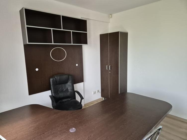 Apartament cu 4 camere în Central